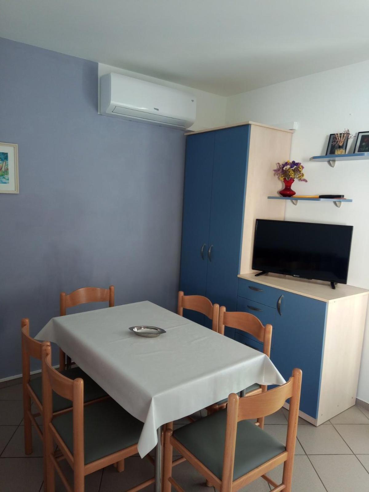 Apartmani Ana ヴィル エクステリア 写真