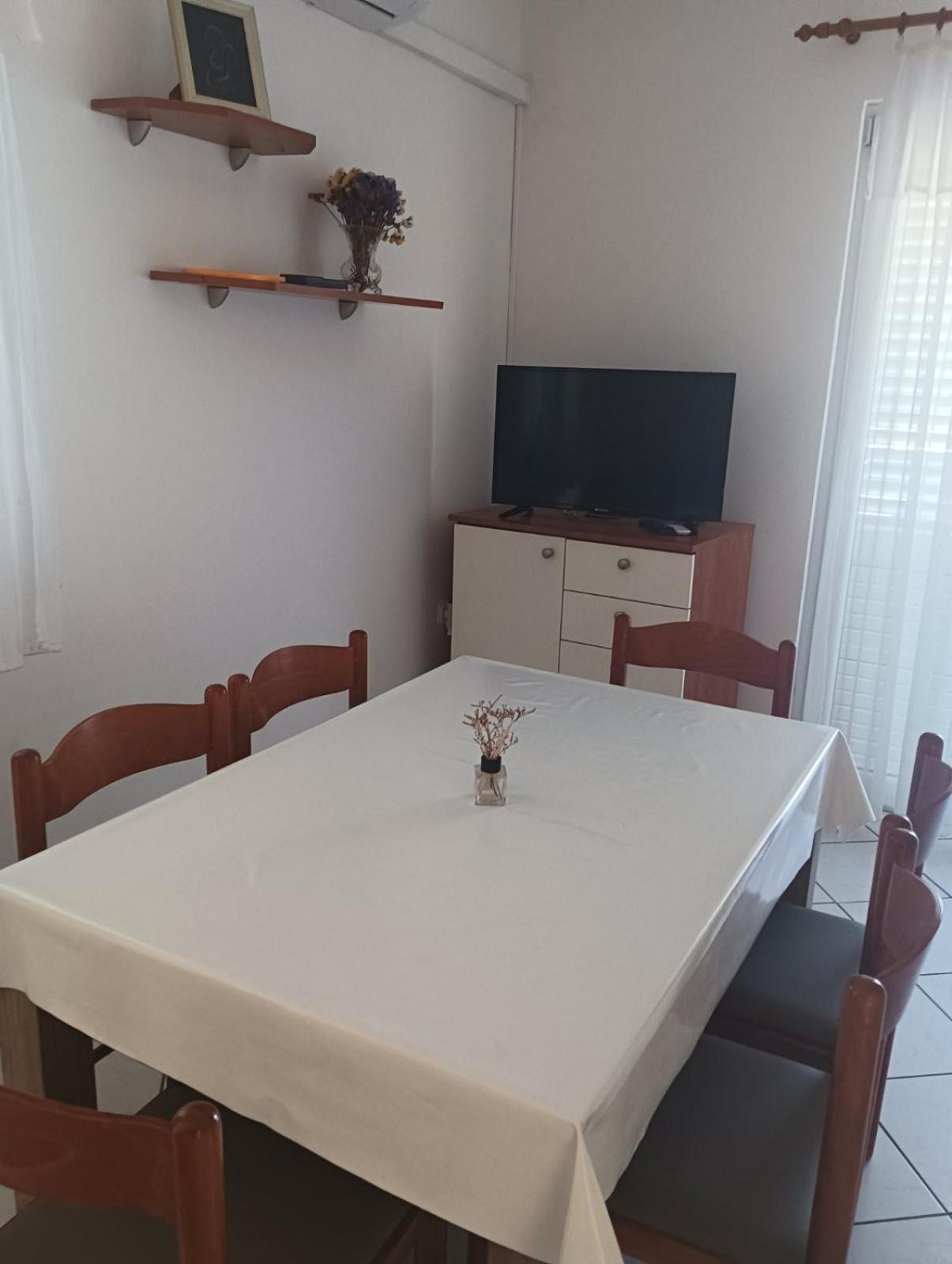 Apartmani Ana ヴィル エクステリア 写真