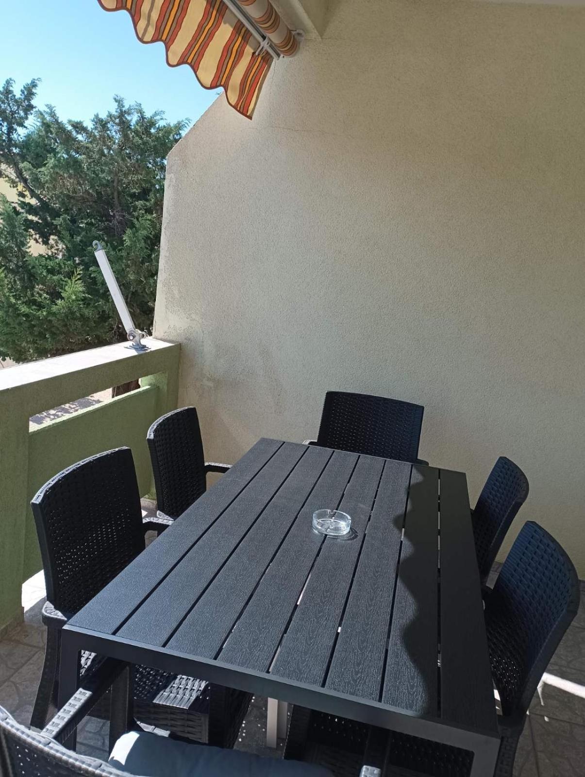 Apartmani Ana ヴィル エクステリア 写真