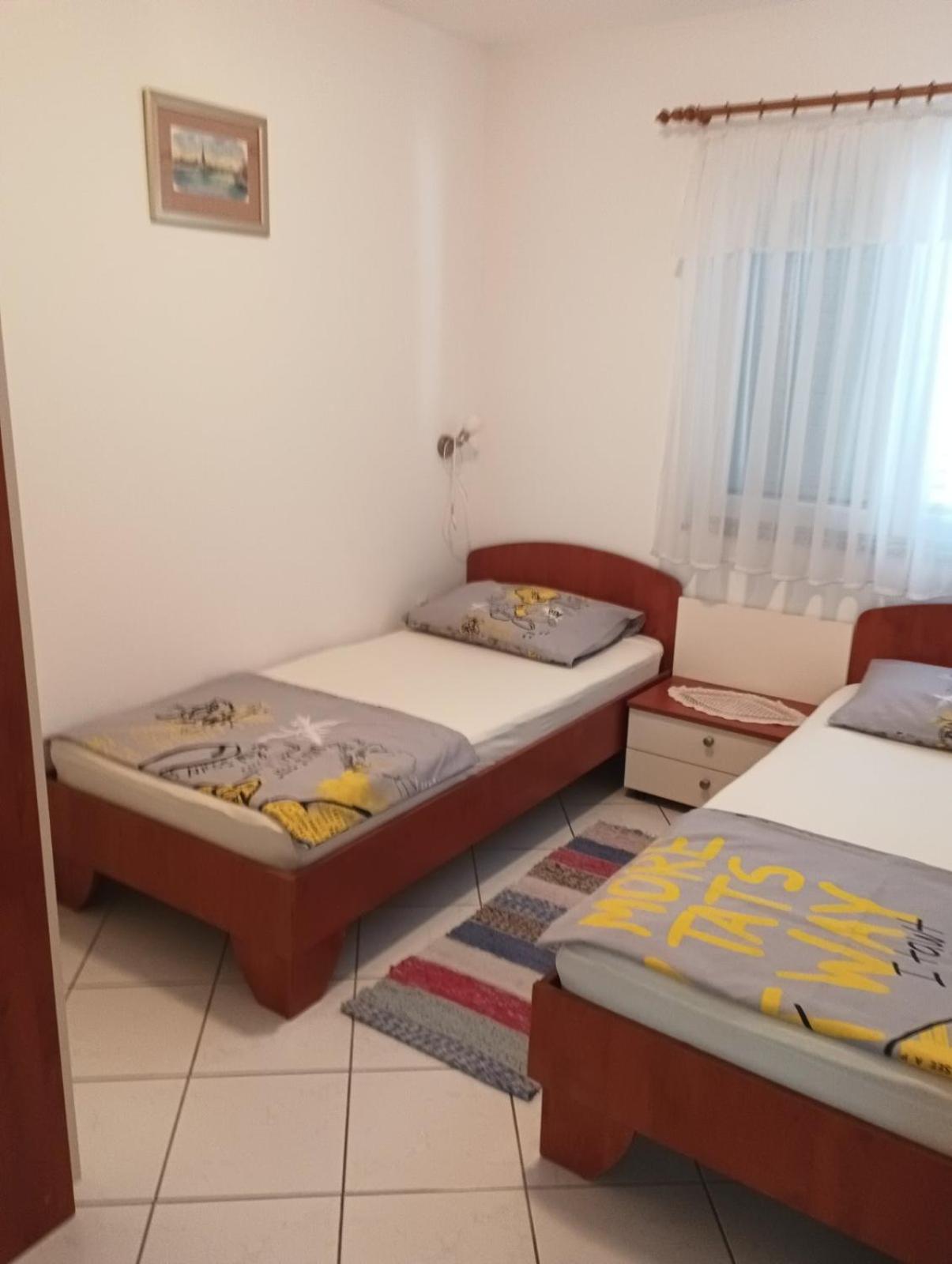 Apartmani Ana ヴィル エクステリア 写真