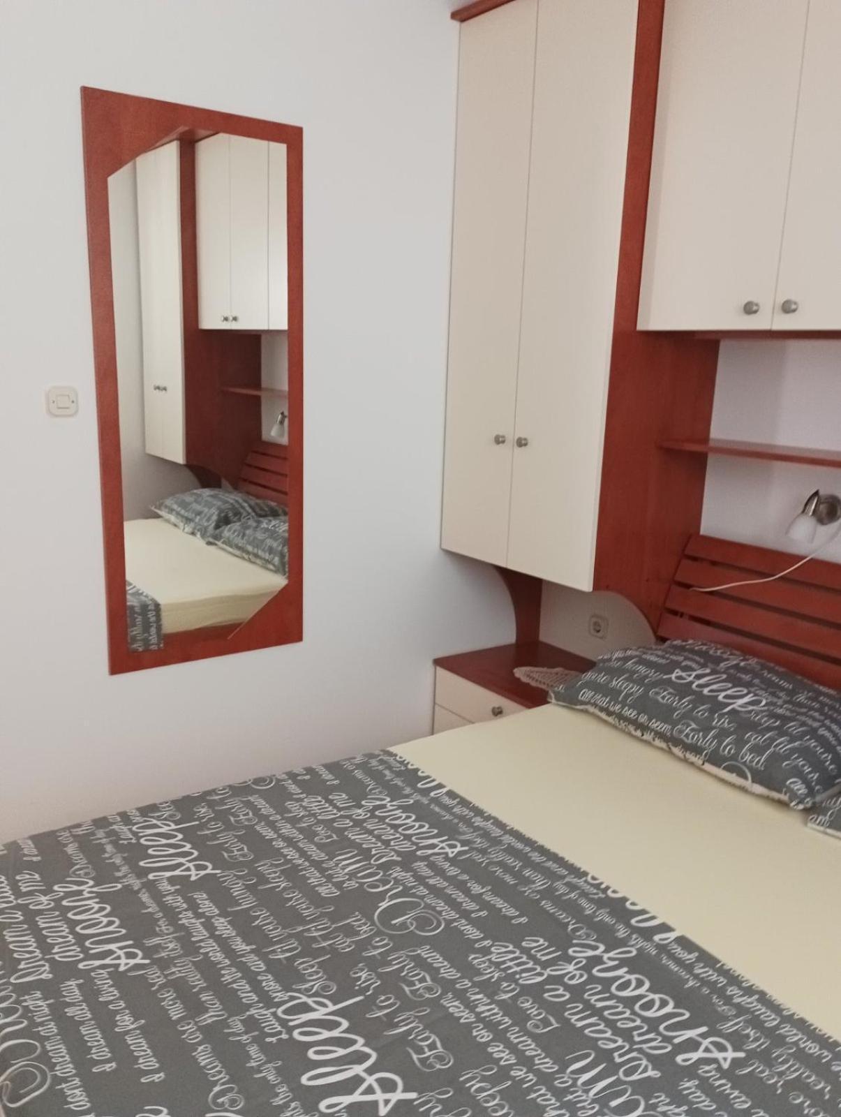 Apartmani Ana ヴィル エクステリア 写真