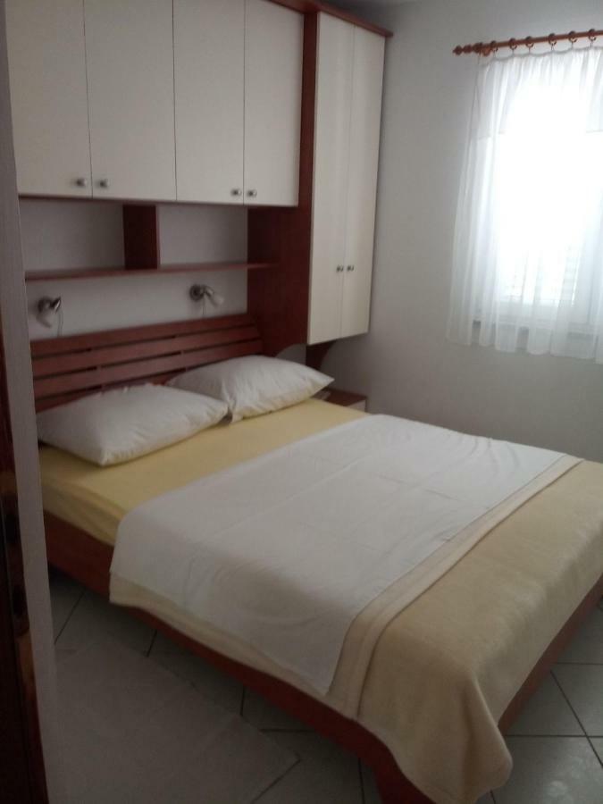 Apartmani Ana ヴィル エクステリア 写真