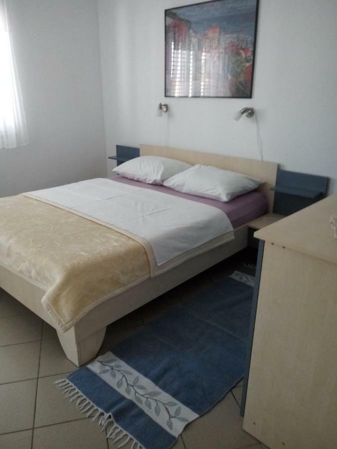 Apartmani Ana ヴィル エクステリア 写真