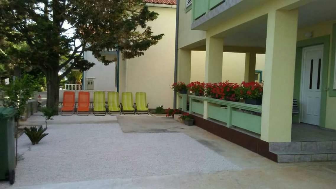 Apartmani Ana ヴィル エクステリア 写真