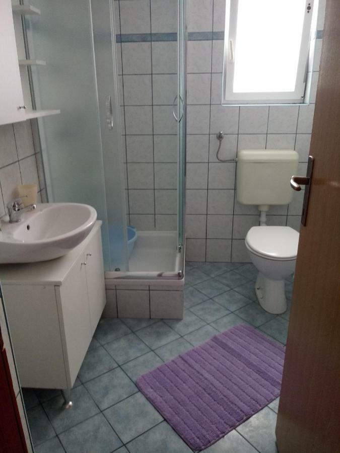 Apartmani Ana ヴィル エクステリア 写真