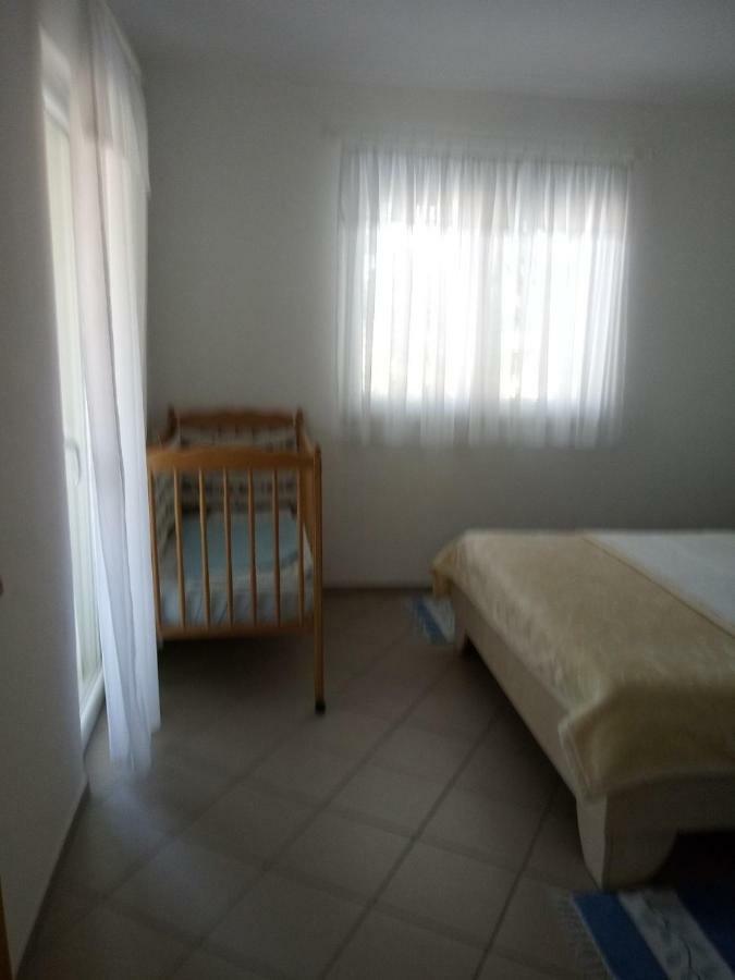 Apartmani Ana ヴィル エクステリア 写真